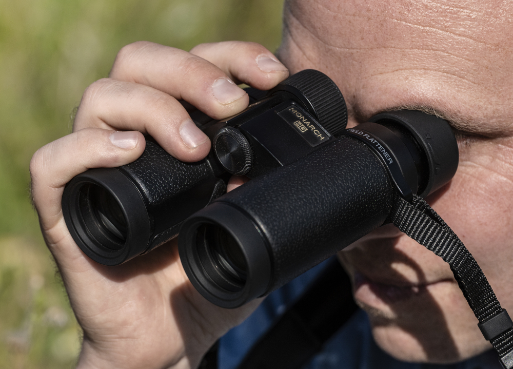 NIKON Monarch HG 30mm Fernglas in Anwendung