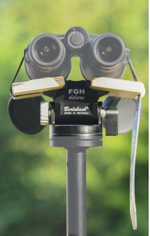 Fernglashalter Deluxe von Berlebach in Anwendung